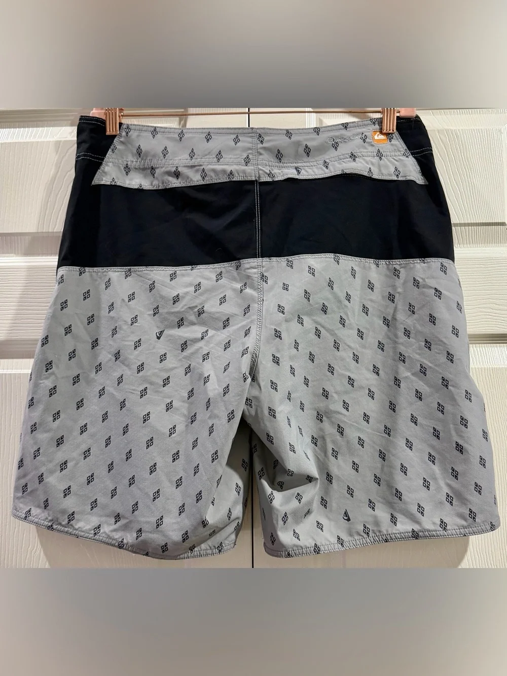 Quiksilver Men’s Cypher Board Shorts Swim In Grey Black Size 36